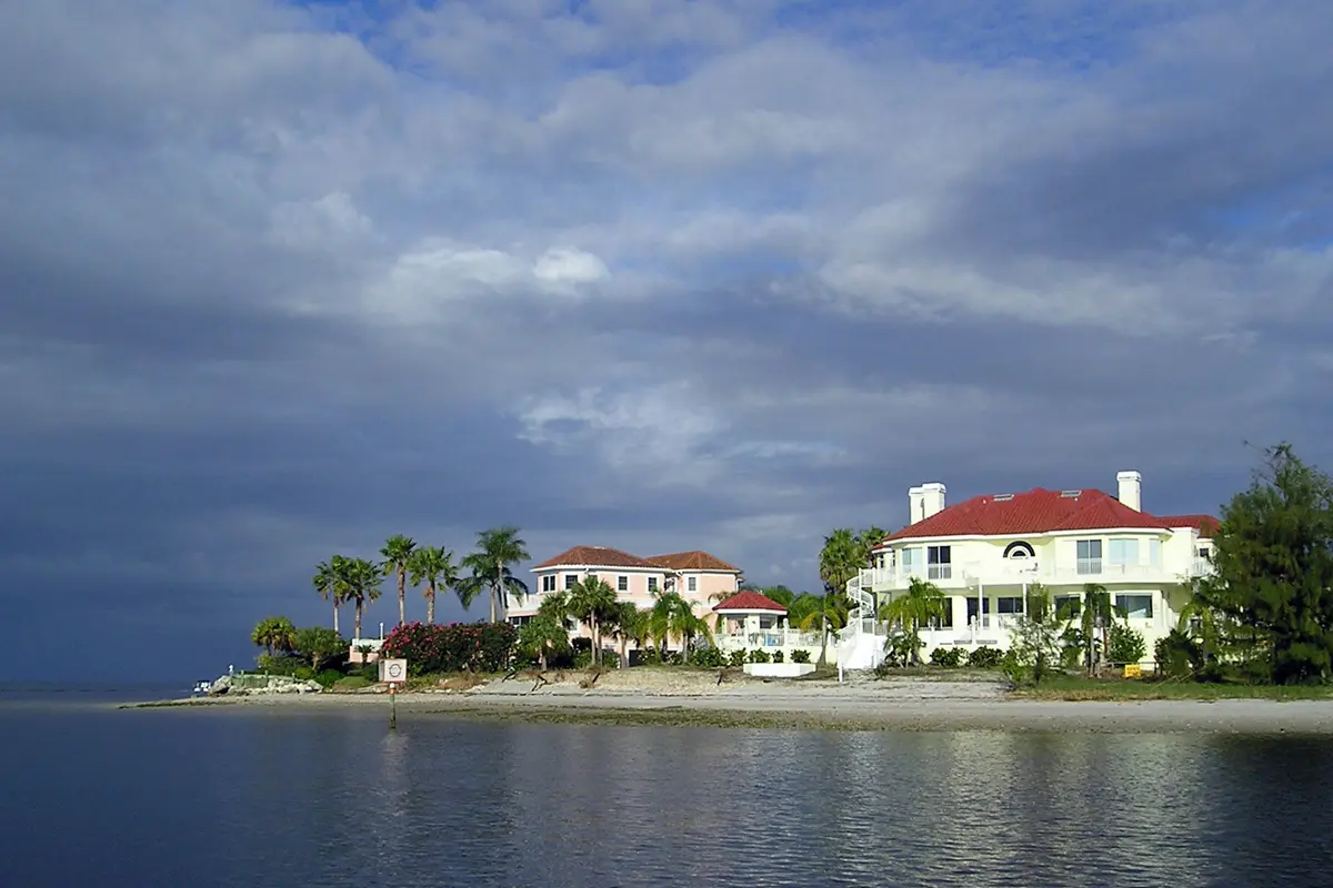 Bayfront homes along the Apollo Beach waterfront